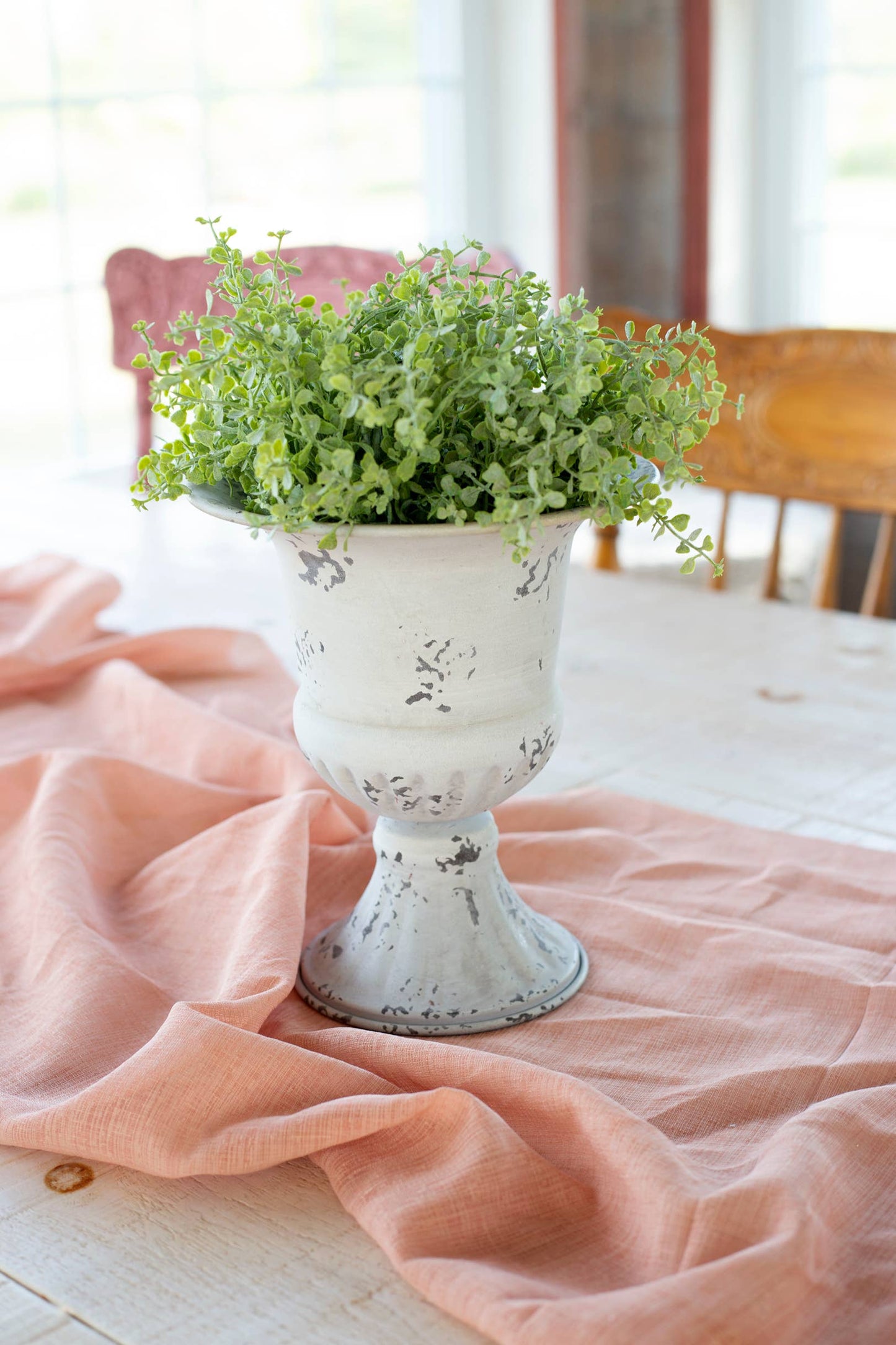 METAL URN ANTIQUE WHITE (NOT WATERTIGHT)