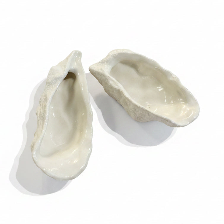 Stoneware shell shaped dish