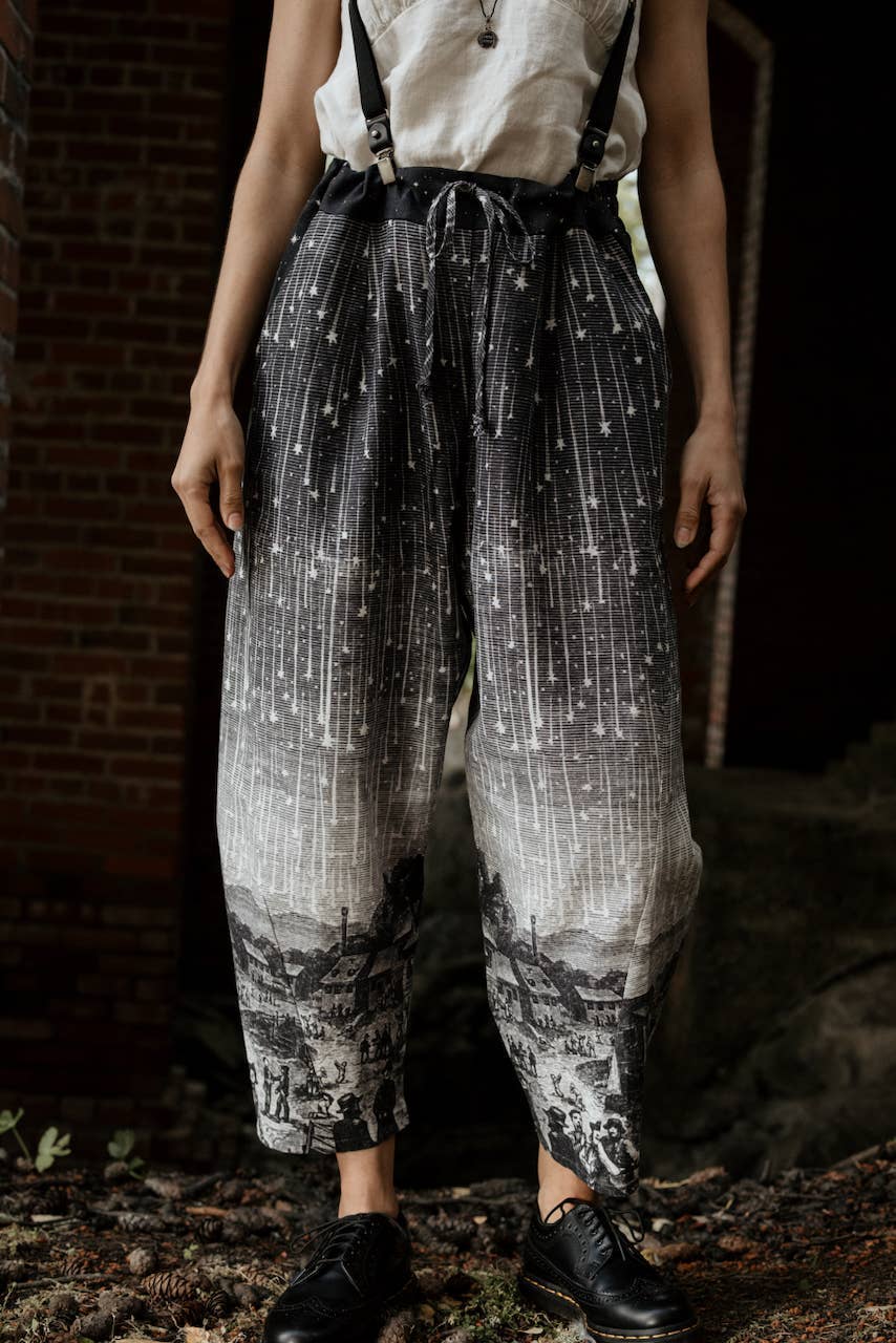 Stargazer Linen Cropped Artist Pant with Falling Stars Print