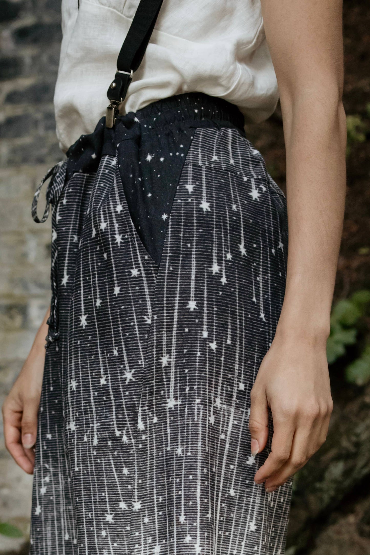 Stargazer Linen Cropped Artist Pant with Falling Stars Print