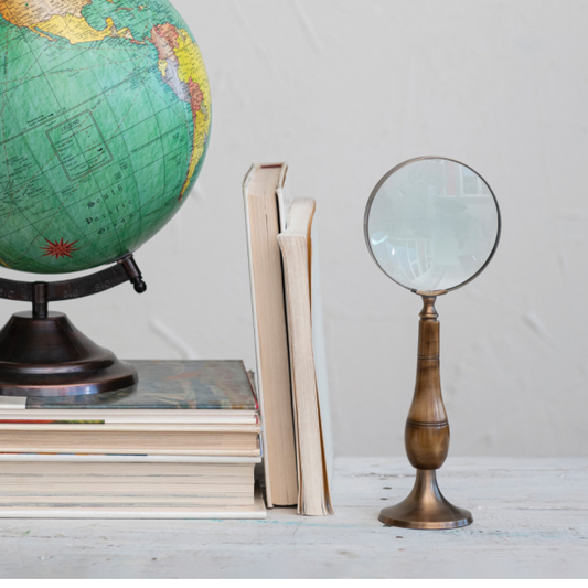 Magnifying glass on stand