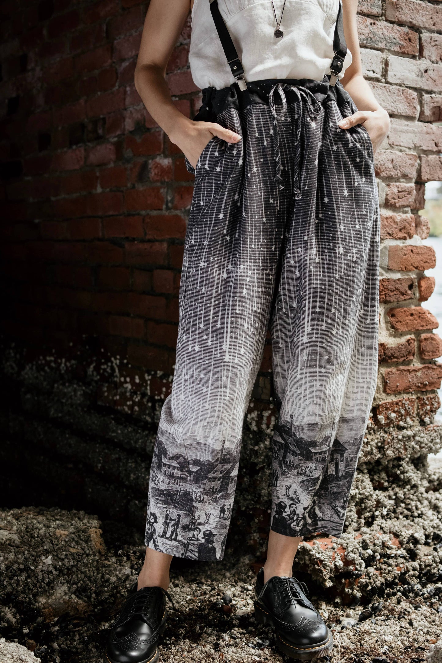 Stargazer Linen Cropped Artist Pant with Falling Stars Print