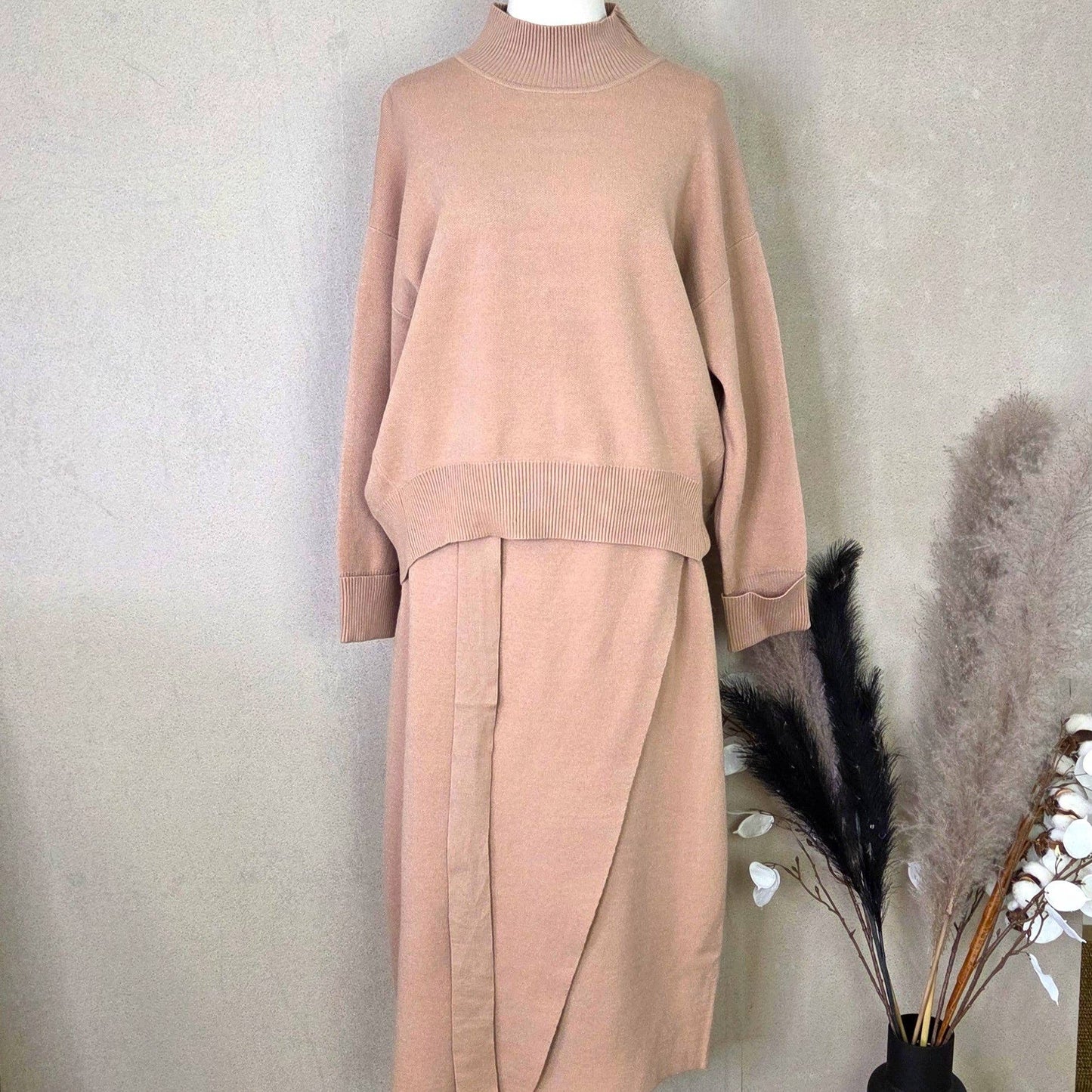 Luxe knitted co-ord with high low jumper and stylish wrap skirt with a belt (M)